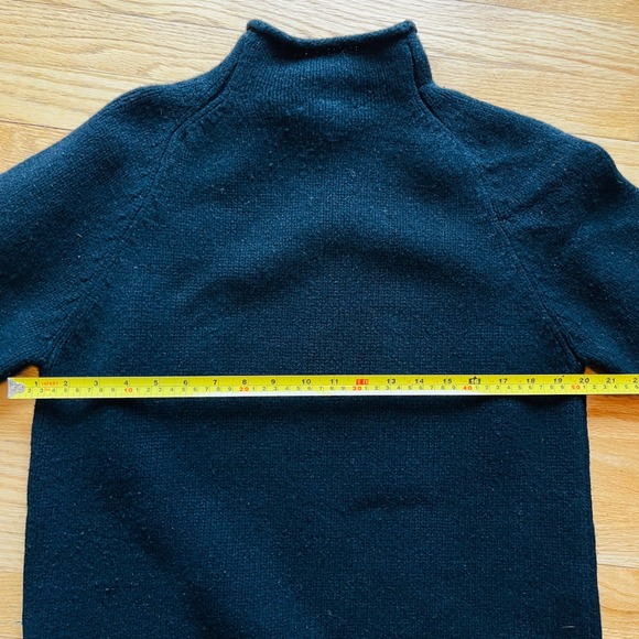 Vintage 1990s J.Crew Lambswool Roll Neck Sweater Black Made in Macau
Measures S - Picture 6 of 11